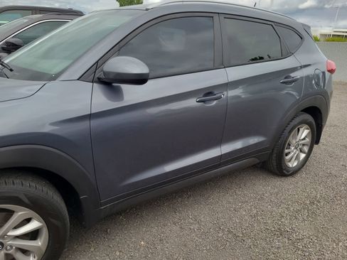 Used 2016 Hyundai Tucson SE w/ Option Group 02 FWD image 2