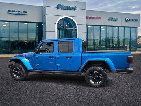 Used 2025 Jeep Gladiator Rubicon AWD/4WD image 3