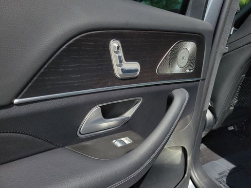 Used 2023 Mercedes-Benz GLS 450 4MATIC image 8