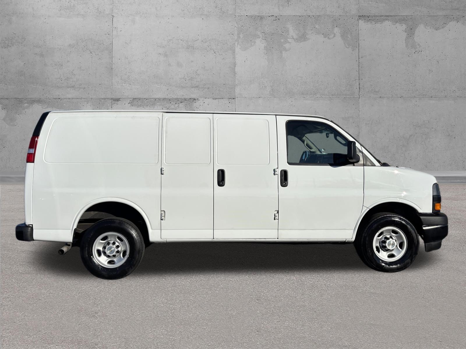 Used 2023 Chevrolet Express 2500 w/ Driver Convenience Package RWD image 8