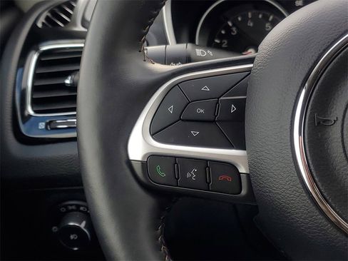 Used 2018 Jeep Compass Limited w/ Navigation Group image 19