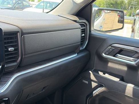 Used 2022 Chevrolet Silverado 1500 LTZ w/ LTZ Premium Package AWD/4WD image 22