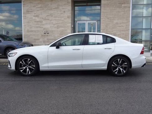 Used 2024 Volvo S60 B5 Plus image 2