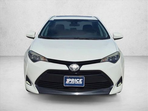 Used 2017 Toyota Corolla XLE FWD image 2