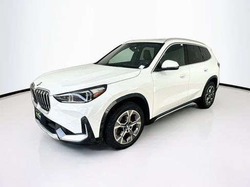 Used 2025 BMW X1 xDrive28i AWD/4WD image 3