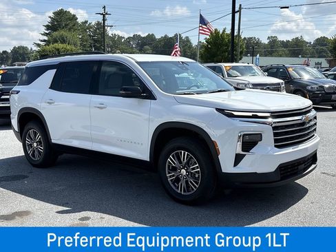 New 2026 Chevrolet Traverse LT image 2