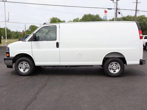 New 2025 Chevrolet Express 3500 w/ Chrome Appearance Package image 18