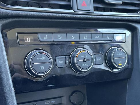 Used 2023 Volkswagen Taos SEL image 24