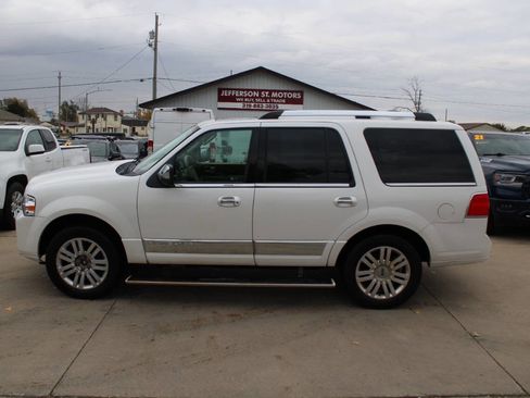 Used 2014 Lincoln Navigator 4WD image 1