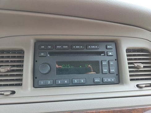 Used 2005 Mercury Grand Marquis GS image 17
