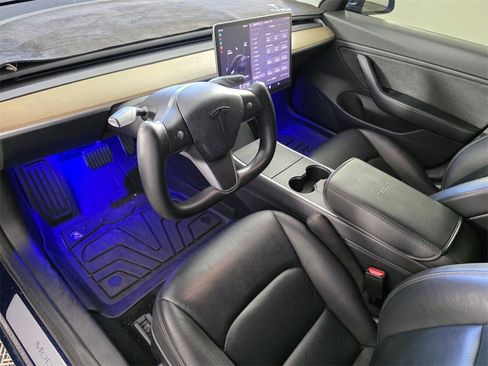 Used 2018 Tesla Model 3 Mid Range image 11