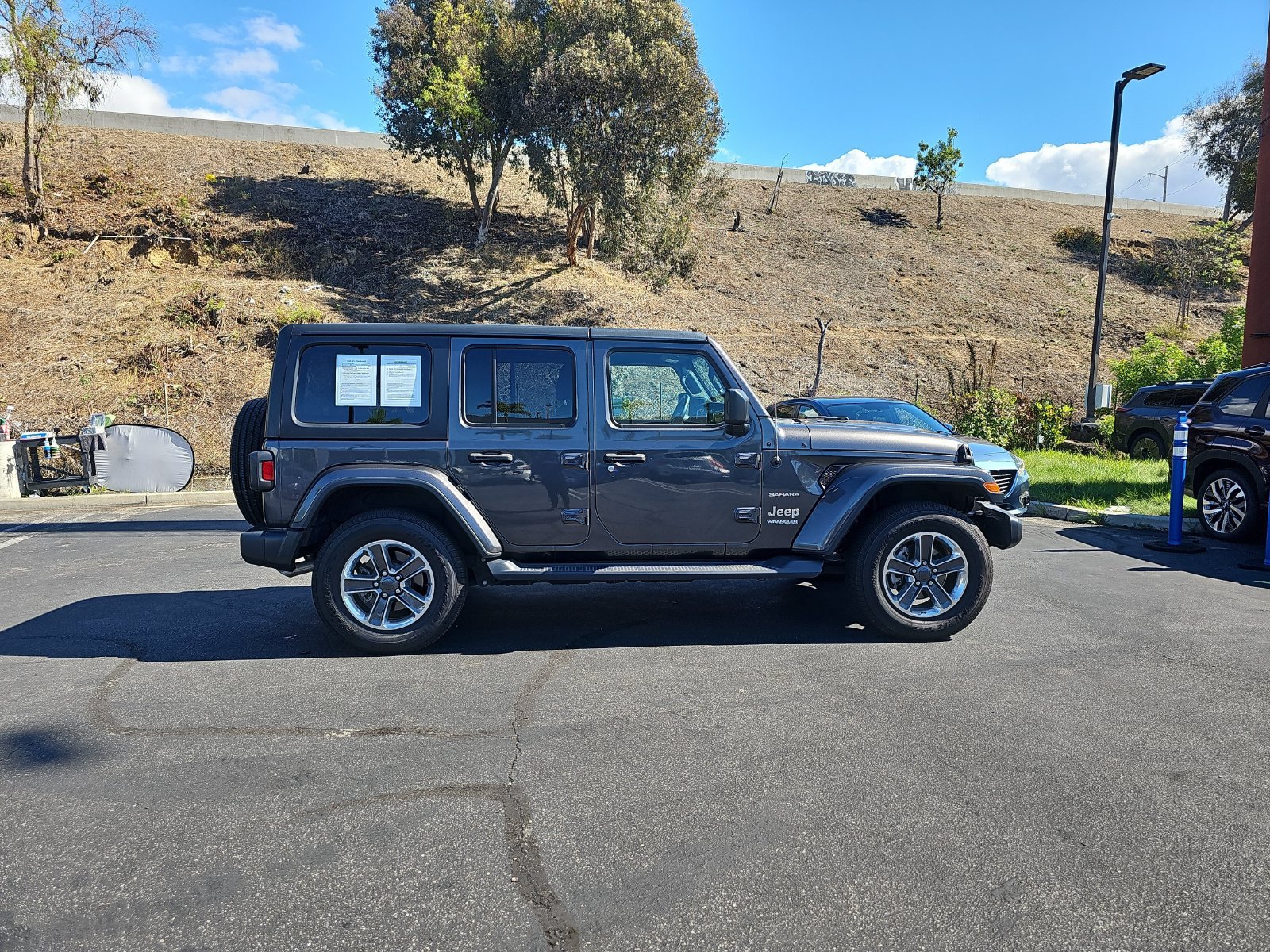 Used 2020 Jeep Wrangler Unlimited Sahara AWD/4WD image 8