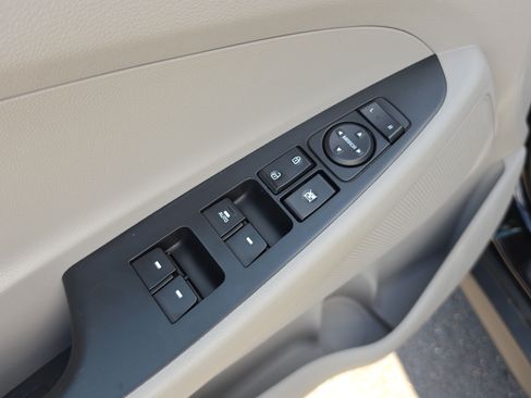 Used 2021 Hyundai Tucson Value FWD image 19