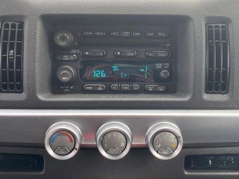 Used 2005 Chevrolet SSR LS w/ Preferred Equipment Group image 15