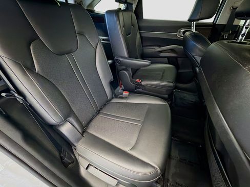 Used 2023 Kia Sorento EX w/ Panoramic Sunroof Package FWD image 14