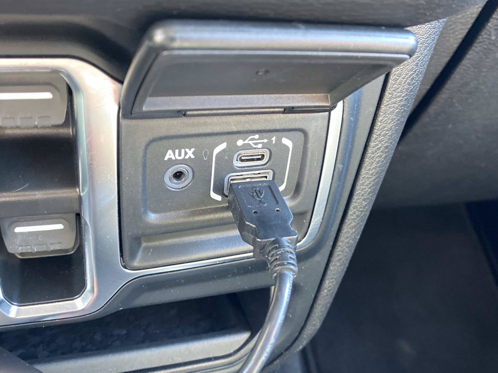 Used 2024 Jeep Wrangler Unlimited w/ Convenience Group AWD/4WD image 33