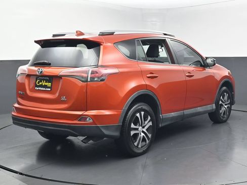 Used 2016 Toyota RAV4 LE AWD/4WD image 6
