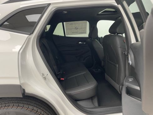 New 2026 Chevrolet Trax RS w/ Sunroof Package FWD image 14