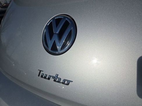 Used 2016 Volkswagen Beetle 1.8T S image 12