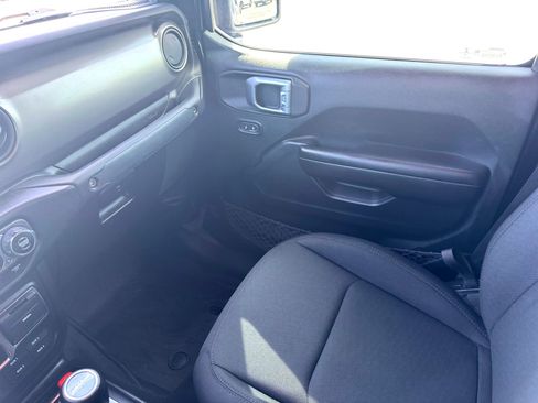 Used 2020 Jeep Gladiator Sport w/ Quick Order Package 24S image 29