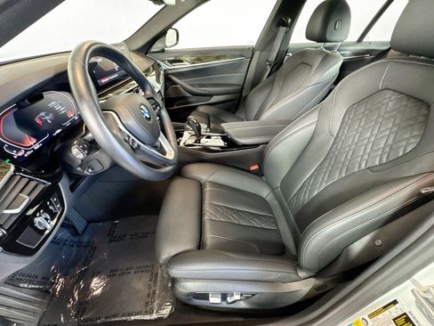 Used 2023 BMW 540i w/ Premium Package RWD image 19