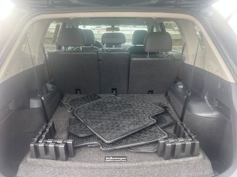 Certified 2019 Volkswagen Tiguan SE w/ Panoramic Sunroof Package image 25