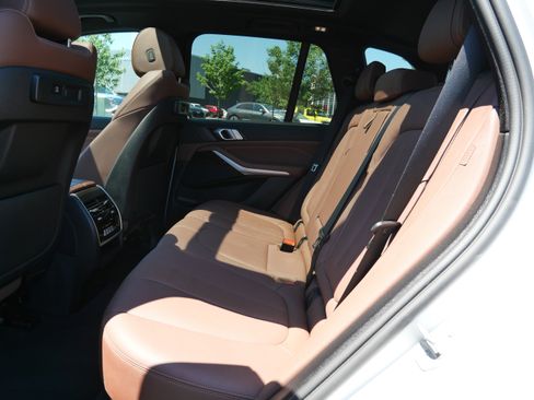 Used 2021 BMW X5 xDrive40i w/ Convenience Package AWD/4WD image 16