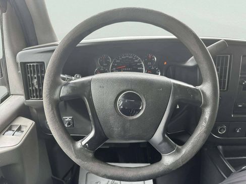 Used 2014 Chevrolet Express 2500 RWD image 18