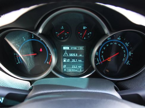 Used 2013 Chevrolet Cruze Eco FWD image 9