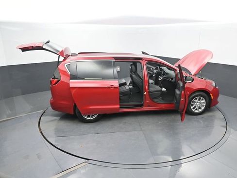 New 2025 Chrysler Voyager LX image 72