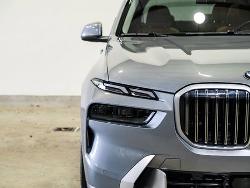 Used 2024 BMW X7 xDrive40i image 3