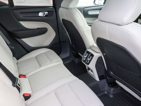 New 2026 Volvo XC40 B5 Ultra w/ Climate Package image 18