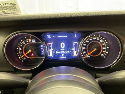 Certified 2023 Jeep Gladiator Sport AWD/4WD image 14
