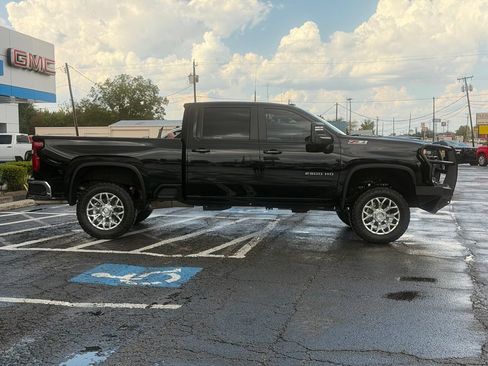 Used 2026 Chevrolet Silverado 2500 LT AWD/4WD image 4