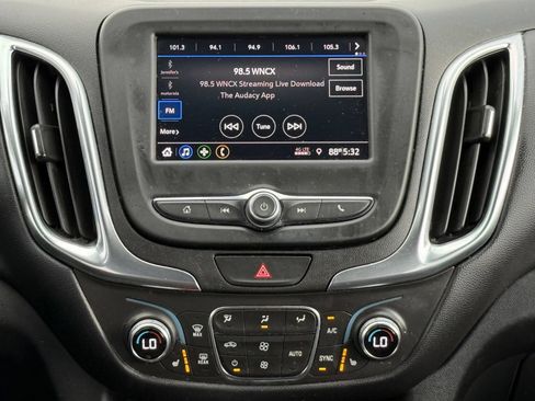 Used 2021 Chevrolet Equinox LT FWD image 19