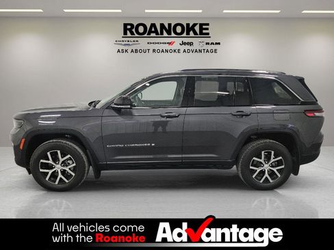 Used 2023 Jeep Grand Cherokee Limited image 2