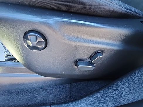 Certified 2022 Jeep Grand Cherokee Laredo X image 33