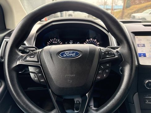 Used 2020 Ford Edge SE image 22
