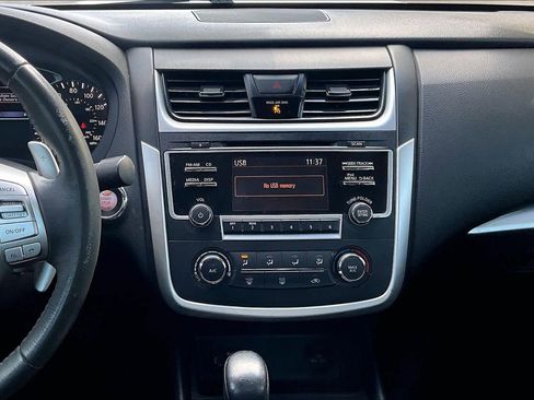 Used 2017 Nissan Altima 2.5 SR w/ Midnight Edition Package image 7