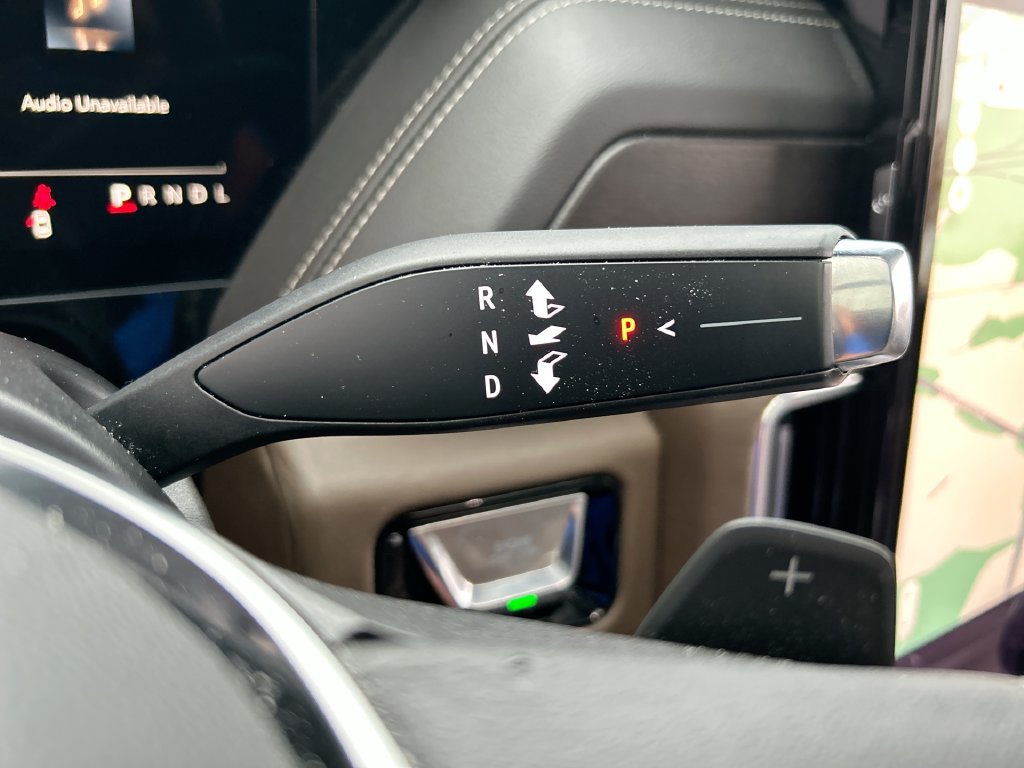 Used 2025 GMC Yukon Denali Ultimate AWD/4WD image 21