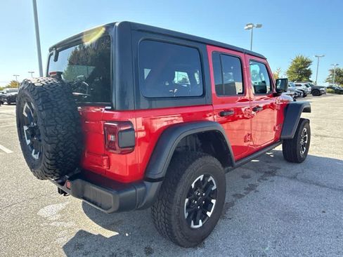 Used 2025 Jeep Wrangler Unlimited Rubicon AWD/4WD image 5