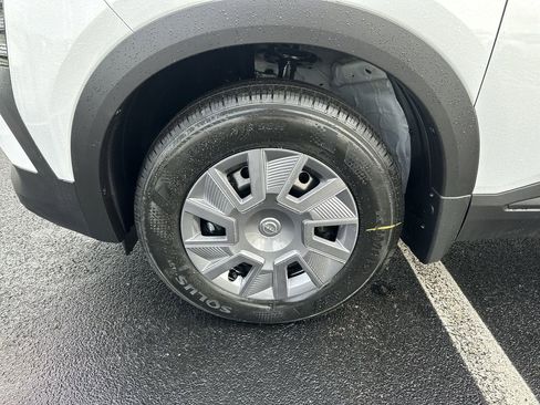 New 2026 Nissan Kicks S image 10