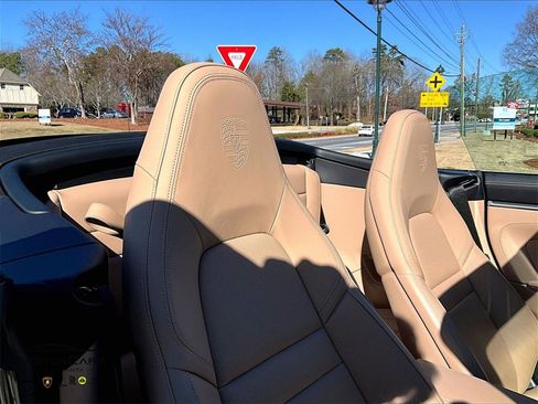 Used 2024 Porsche 911 Carrera image 28