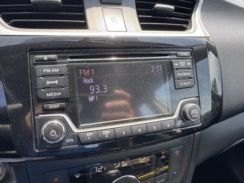 Used 2018 Nissan Sentra SV FWD image 10