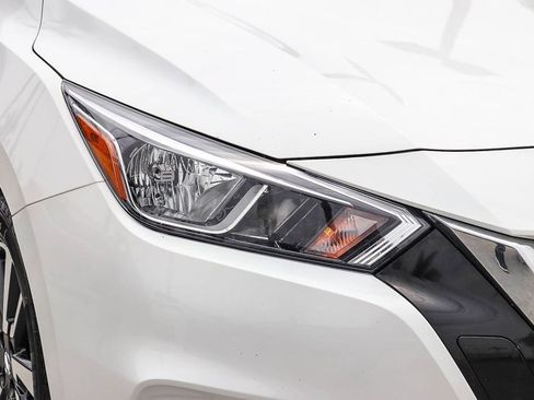 Used 2022 Nissan Versa SV FWD image 10