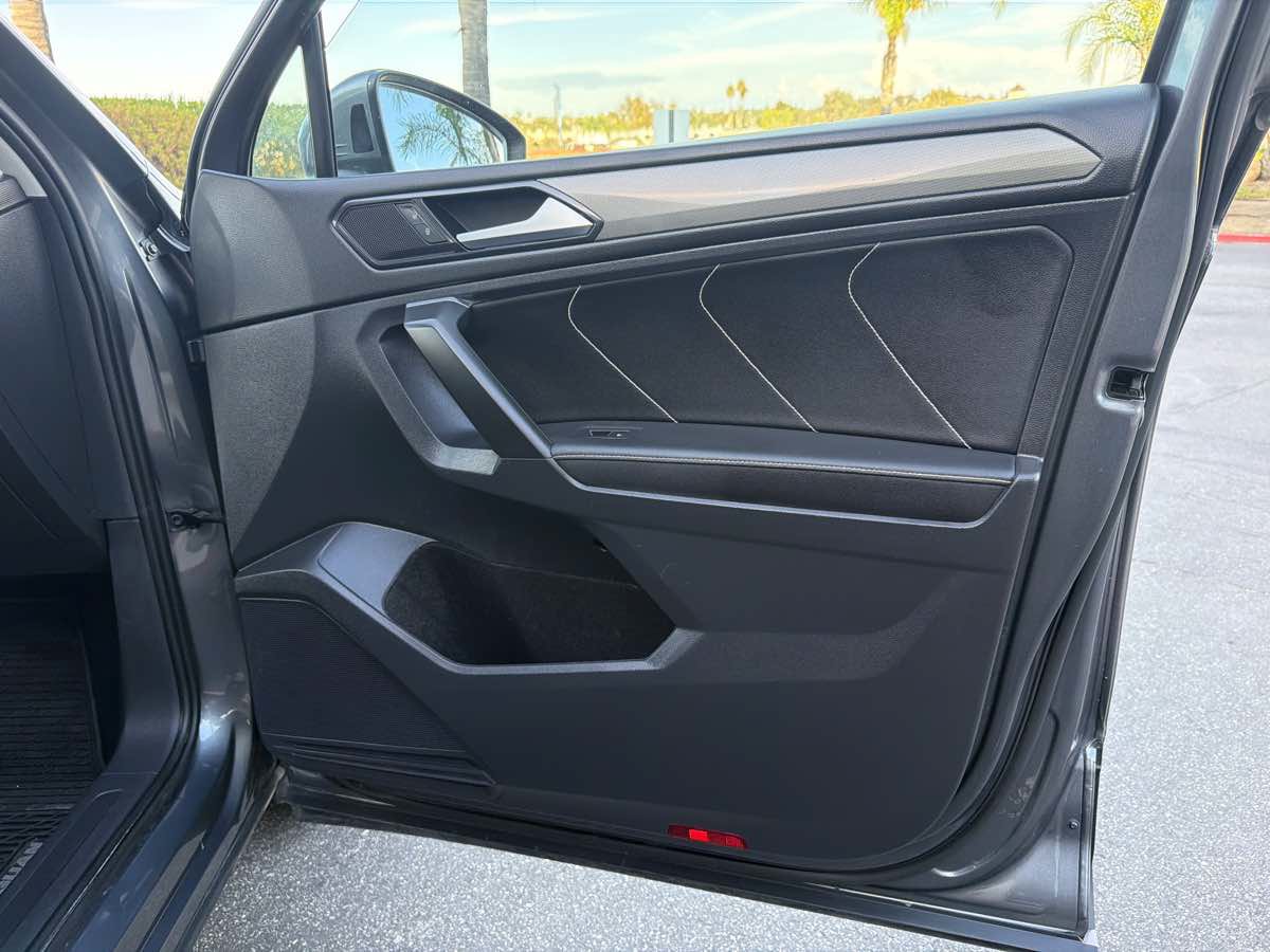 Used 2022 Volkswagen Tiguan SE FWD image 29