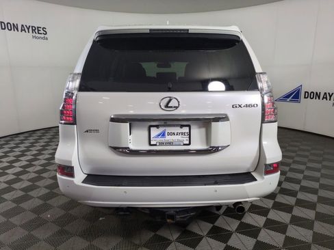 Used 2017 Lexus GX 460 Premium w/ Premium Package AWD/4WD image 4