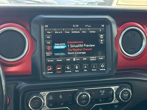Used 2020 Jeep Gladiator Rubicon w/ Uconnect 4C Nav & Sound Group AWD/4WD image 16