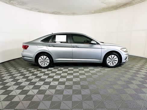 Used 2019 Volkswagen Jetta S w/ Driver Assistance Package FWD image 2