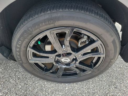 Used 2021 Nissan Kicks SR w/ SR Premium Package FWD image 9